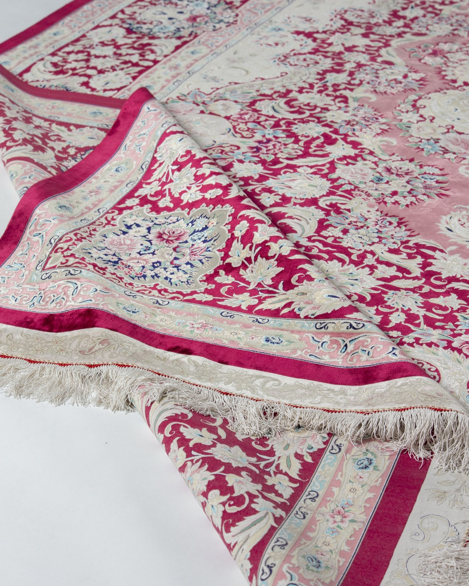 Roshanak silk carpet spandrel and guard border in rose pink, 300 x 400 cm - Tabeer Homes Dubai