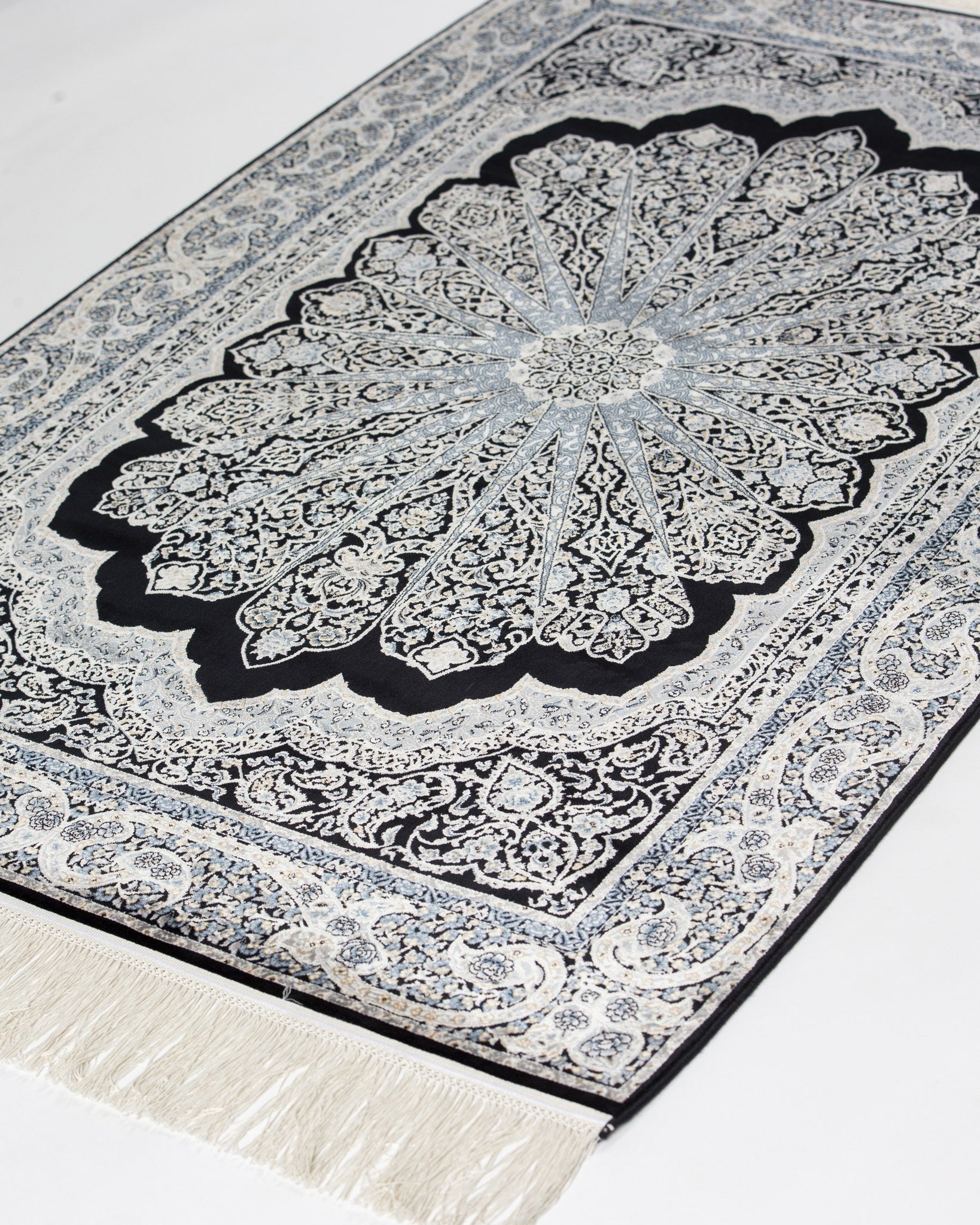 Shabnam silk rug medallion with fringed end