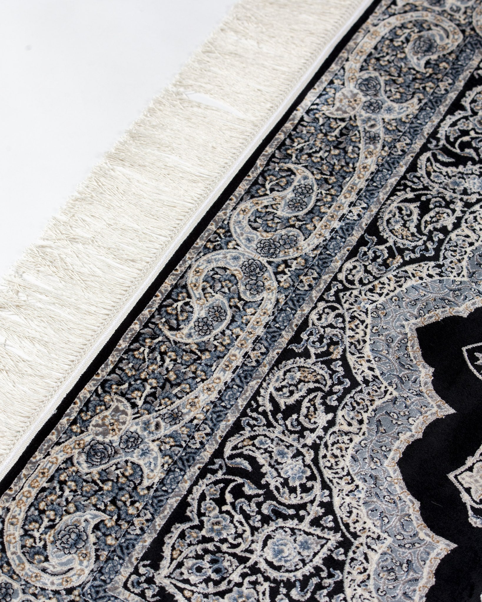 Angled corner of the Shabnam silk rug