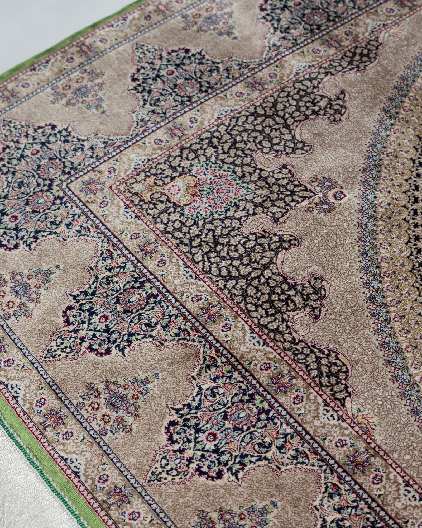 Verona Persian silk rug fringe and selvedge detail, sage green 200 x 300 cm - Tabeer Homes Dubai