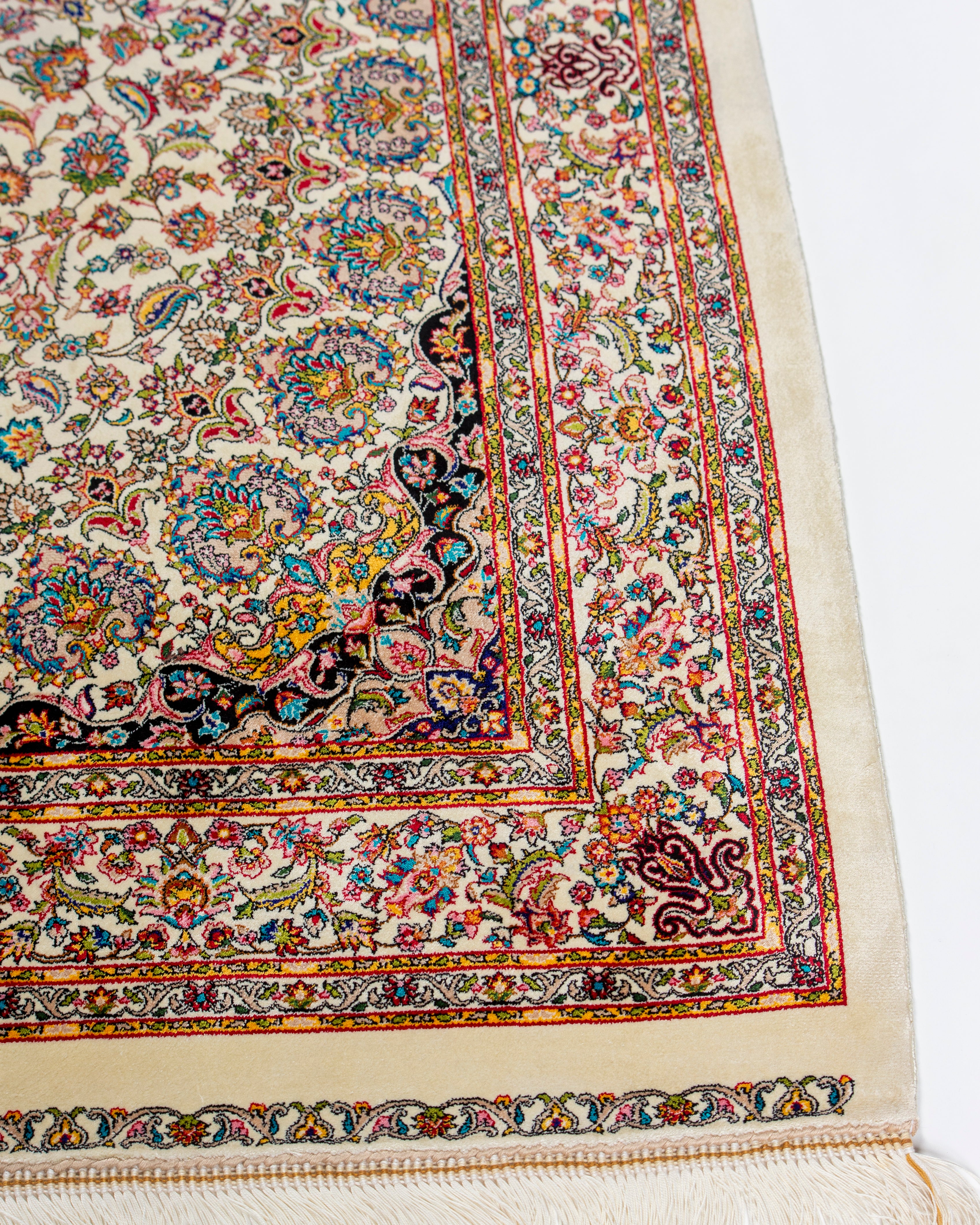 Silk pile detail of the Yasmin rug